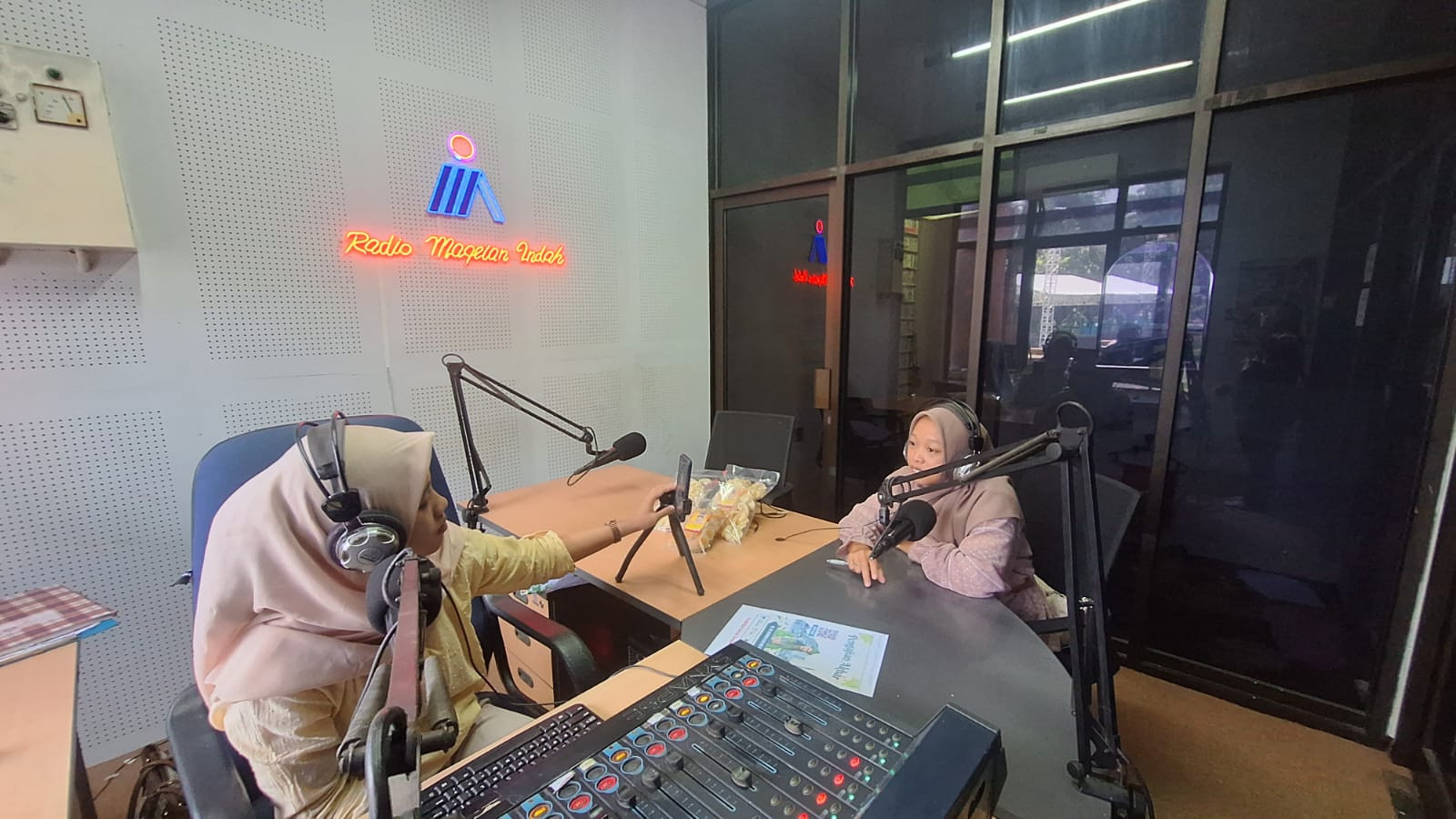 TALKSHOW BERSAMA UMKM KRUPUK TELUR ASIN "DUA PUTRI"